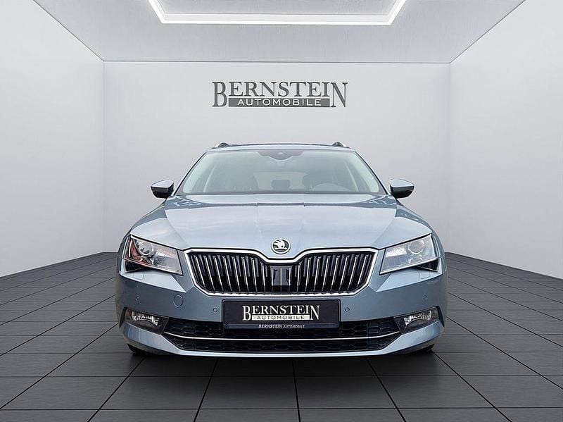 Gebraucht Skoda Superb Style 150 PS (110 kW) 2019 Grau Kombi