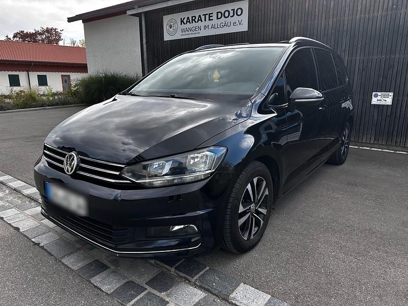 Schwarz Gebraucht 2020 VW Touran IQ Drive Van / Kleinbus | 15.900 € (Fairer Preis) - Bild 1/4