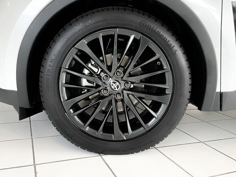 Gebraucht Toyota C-HR Team 140 PS (102 kW) 2023 Weiss SUV
