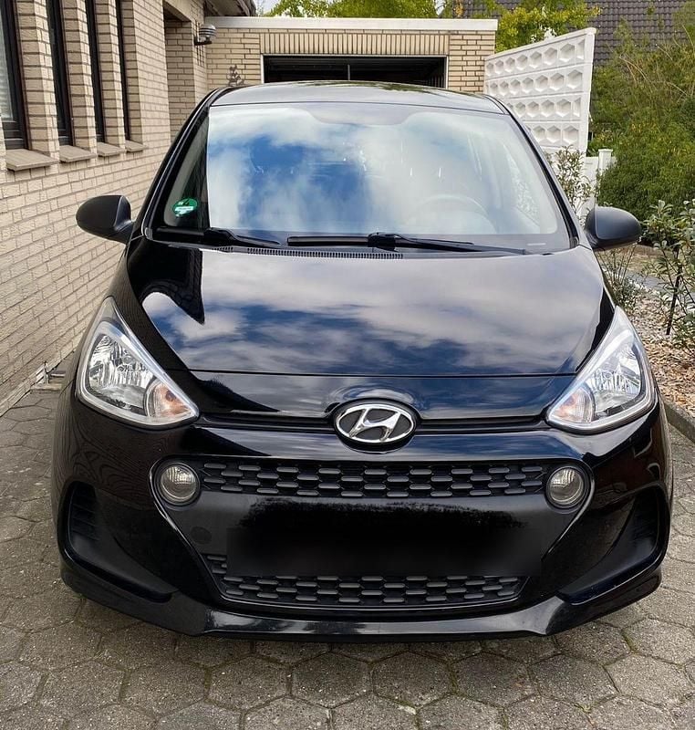 Schwarz Gebraucht 2018 Hyundai i10 Select Kleinwagen | 5.690 € (Guter Preis) - Bild 1/4