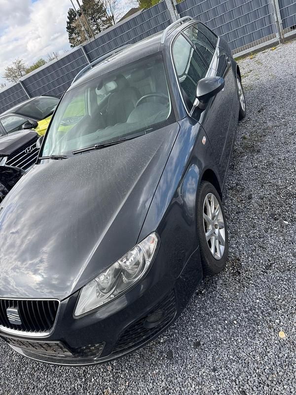 Usata Seat Exeo 120 CV (88 kW) 2009 Grigio Station wagon