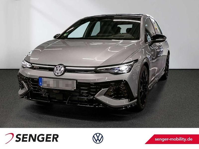 Silber Gebraucht 2025 VW Golf VIII GTI Clubsport Limousine | 67.185 € - Bild 1/4
