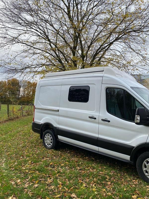 Gebraucht Ford Transit 131 PS (96 kW) 2022 Weiß Van / Kleinbus