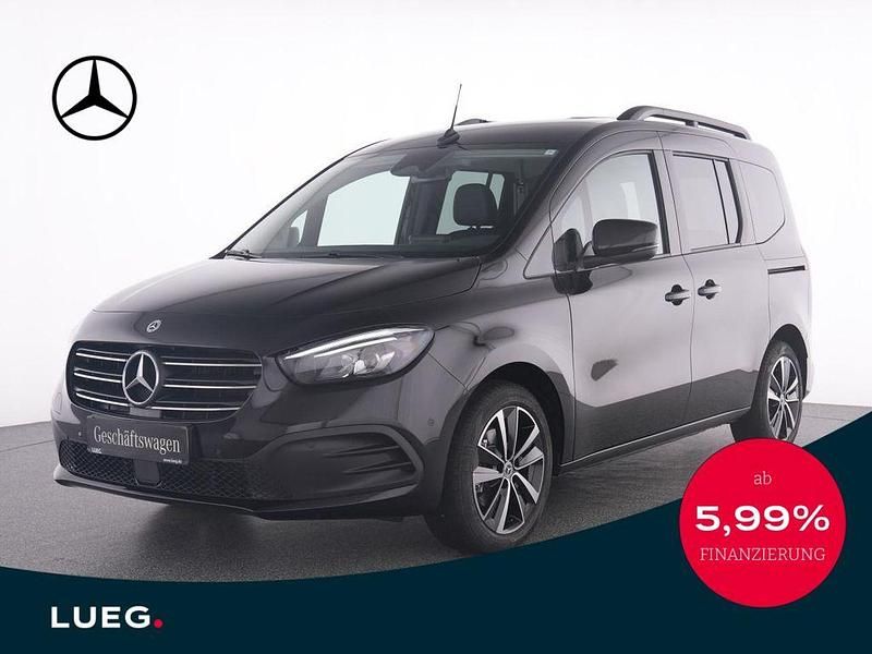 Loparitschwarz metallic Gebraucht 2025 Mercedes T180 Progressive Van / Kleinbus | 34.495 € (Etwas zu teuer) - Bild 1/4