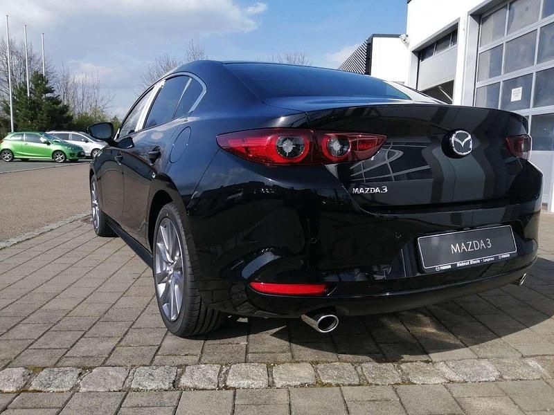 Neu Mazda 3 140 PS (102 kW) 2026 Jet black Limousine