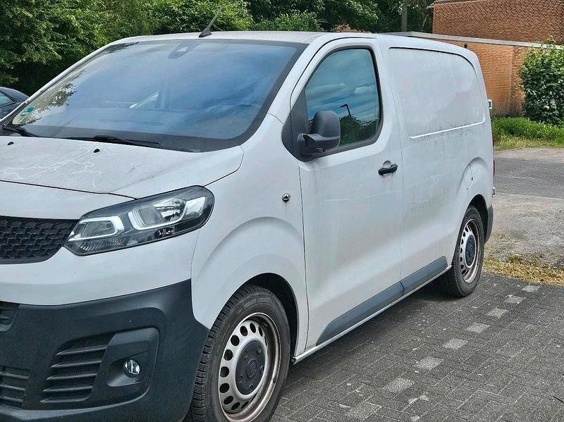 Weiß Gebraucht 2023 Fiat Scudo Van / Kleinbus | 23.250 € - Bild 1/4