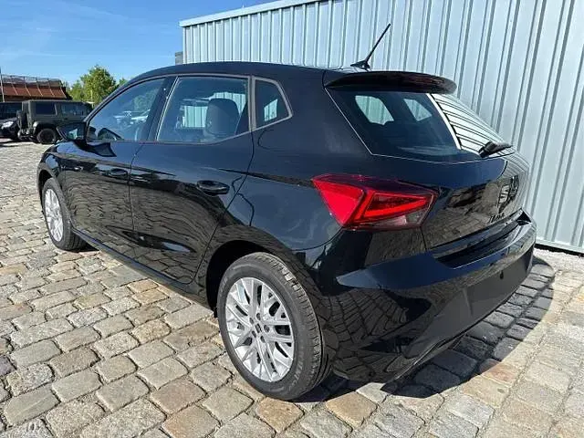 Neu Seat Ibiza 95 PS (69 kW) 2026 Midnightschwarz metallic midnightschwarz metallic Kleinwagen