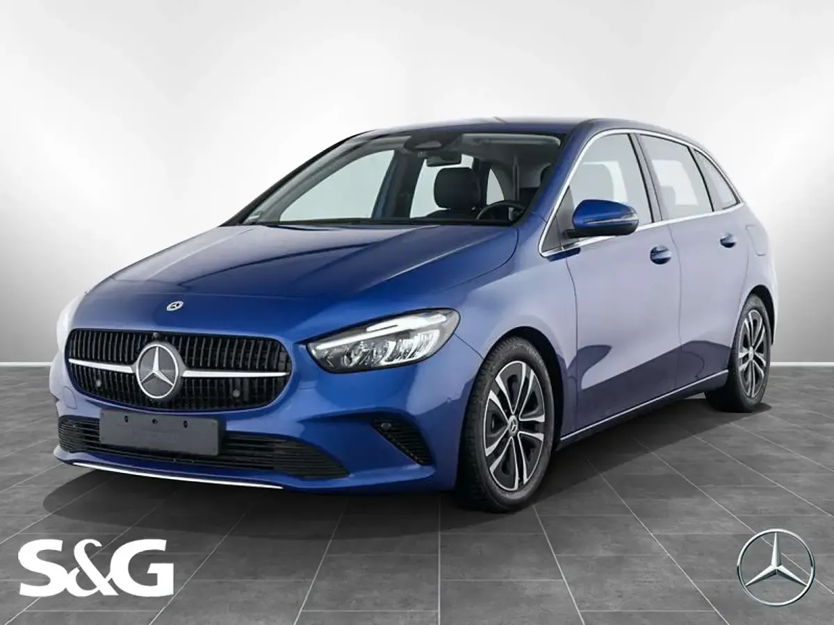 Käytetty Mercedes B200 Progressive 150 HP (110 kW) 2025 Tila-auto