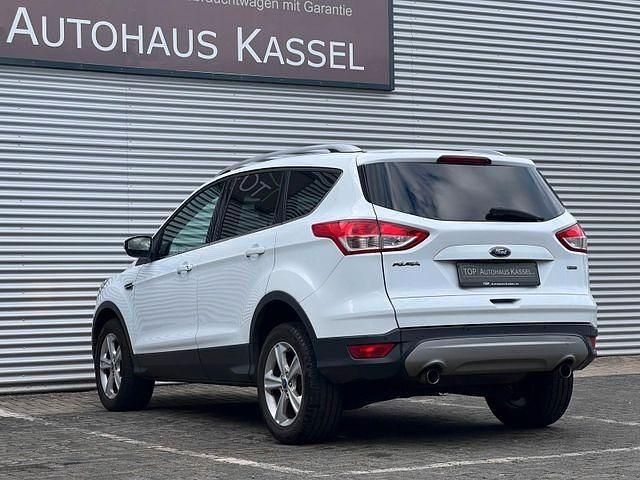 Gebraucht Ford Kuga Titanium 182 PS (133 kW) 2015 Weiß SUV