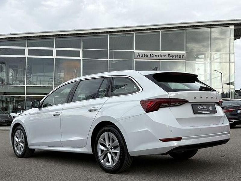 Gebraucht Skoda Octavia Style 331 PS (243 kW) 2022 Weiß Kombi