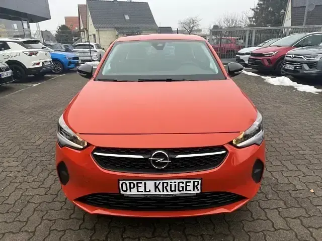 Gebraucht Opel Corsa-e Edition 100 kW (136 PS) 2022 Power orange/dynamik orange Kleinwagen