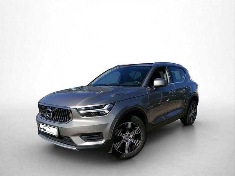 Grau Gebraucht 2019 Volvo XC40 Inscription SUV | 32.859 € (Etwas zu teuer) - Bild 1/4