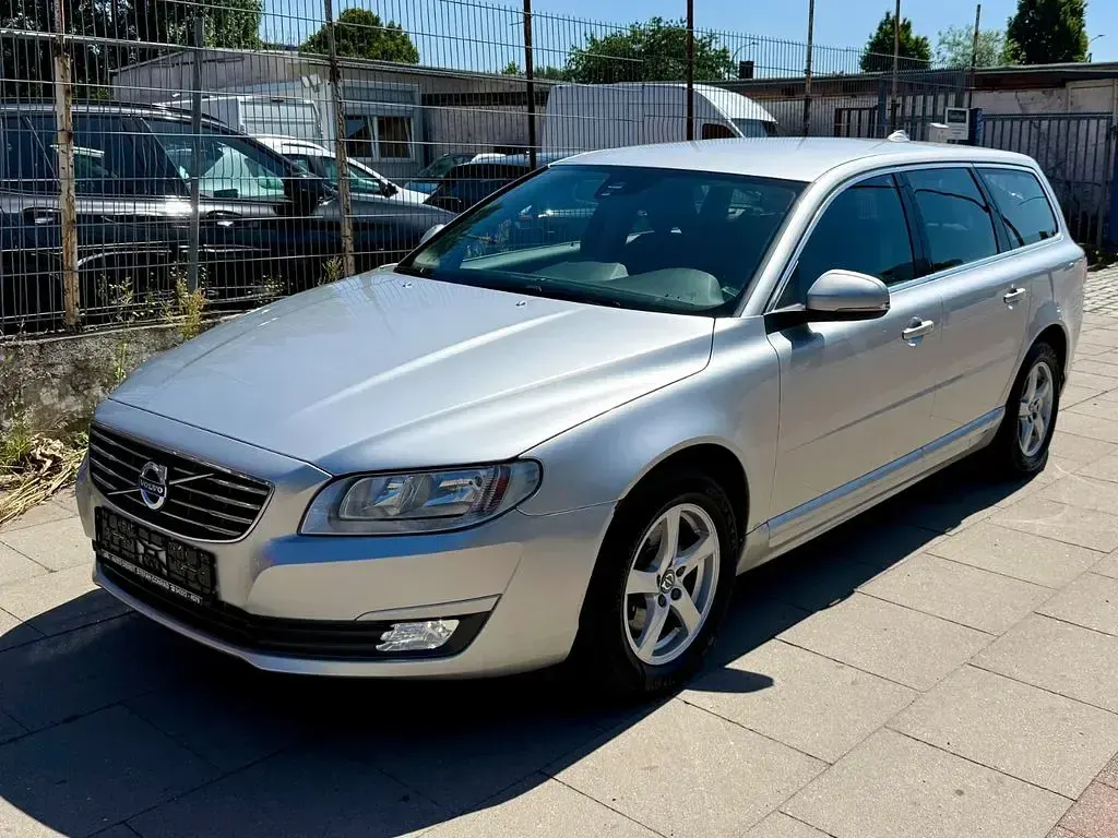Gebraucht Volvo V70 Standard 150 PS (110 kW) 2016 Silber Kombi