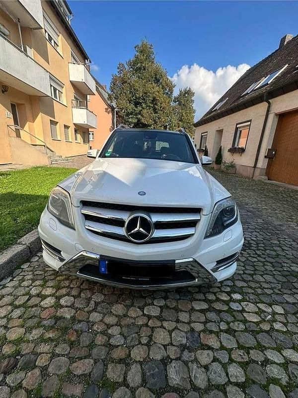 Weiß Gebraucht 2014 Mercedes GLK350 AMG SUV | 19.999 € (Fairer Preis) - Bild 1/4