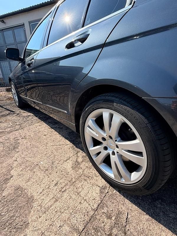 Gebraucht Mercedes C280 231 PS (169 kW) 2009 Grau Limousine