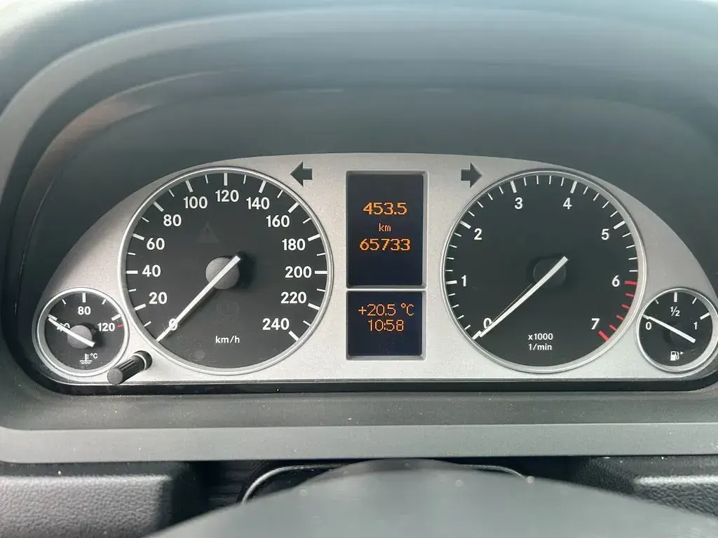 Gebraucht Mercedes B170 116 PS (85 kW) 2009 Silber Van / Kleinbus