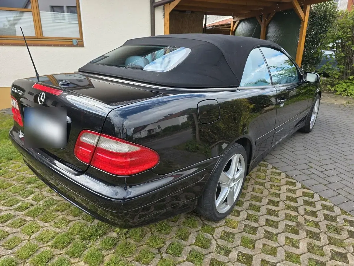 Gebraucht Mercedes CLK320 Avantgarde 218 PS (160 kW) 2002 Schwarz Cabrio
