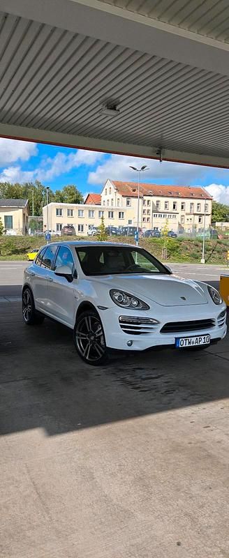 Weiß Gebraucht 2013 Porsche Cayenne S E-Hybrid SUV | 23.300 € - Bild 1/4