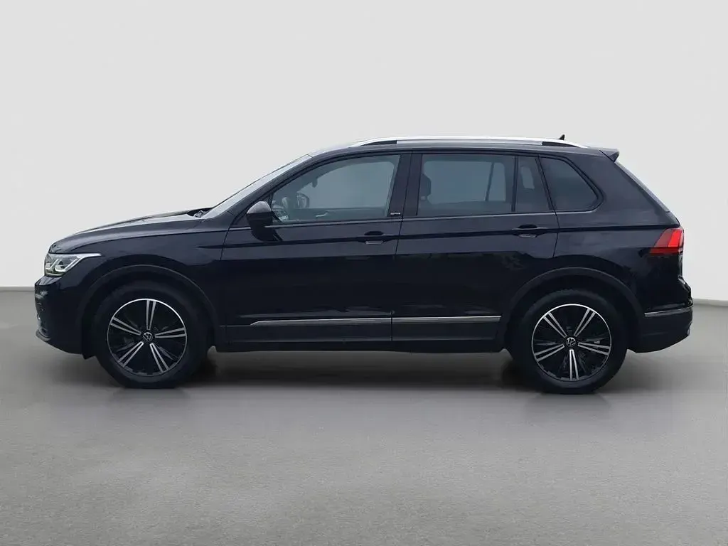 Gebraucht VW Tiguan Active 131 PS (96 kW) 2022 Schwarz SUV