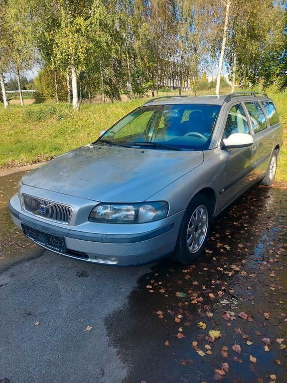 Silber Gebraucht 2001 Volvo V70 Comfort Kombi | 990 € (Superpreis) - Bild 1/4