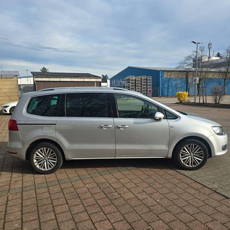 Gebraucht VW Sharan 140 PS (102 kW) 2016 Silber Van / Kleinbus