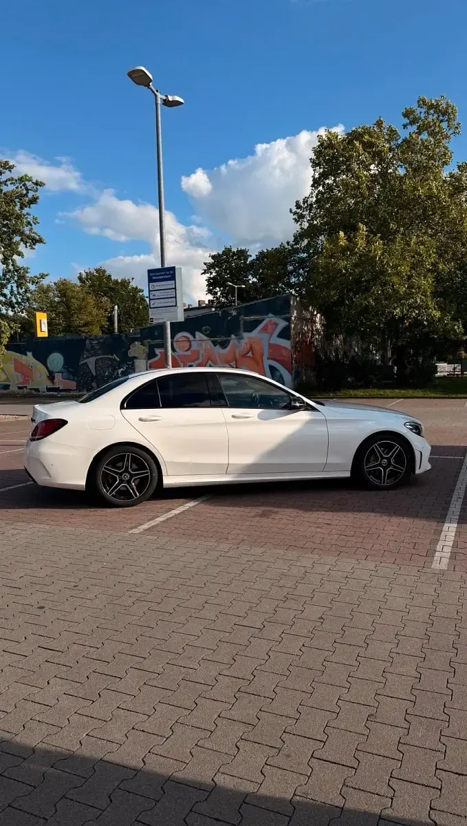Gebraucht Mercedes C180 156 PS (114 kW) 2020 Weiß Limousine