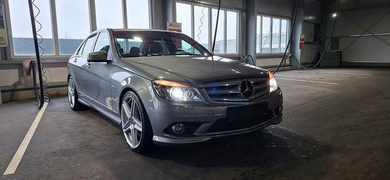 Gebraucht Mercedes C250 204 PS (150 kW) 2009 Grau Limousine
