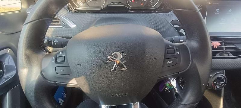 Second-hand Peugeot 2008 Active 82 CP (60 kW) 2019 Gri SUV