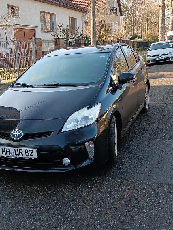 Gebraucht Toyota Prius 98 PS (72 kW) 2014 Blau Limousine