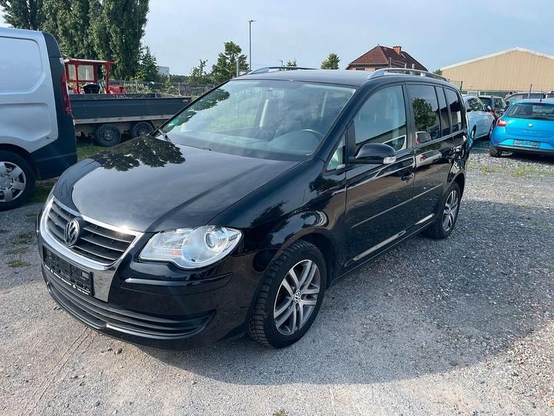 Schwarz Gebraucht 2008 VW Touran Trendline Van / Kleinbus | 2.800 € (Superpreis) - Bild 1/4
