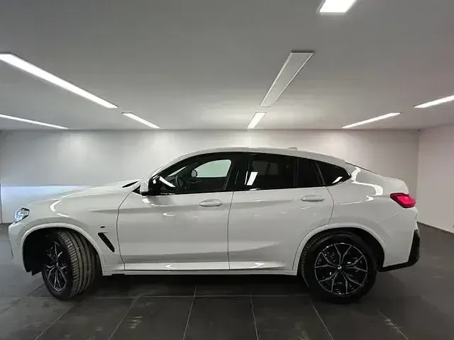 Gebraucht BMW X4 M Sport 184 PS (135 kW) 2025 Alpinweiß uni SUV