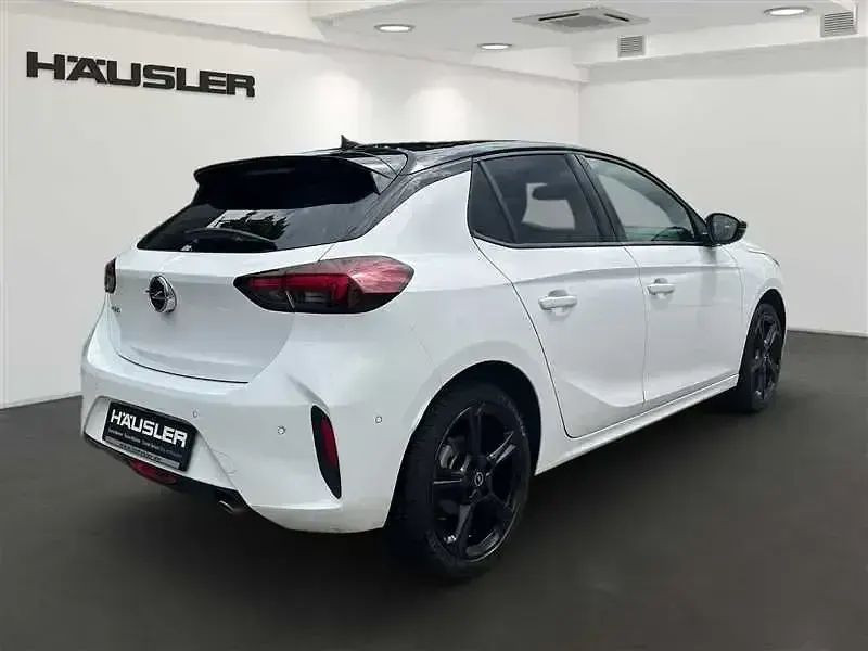 Używany Opel Corsa 131 KM (96 kW) 2022 Biały Hatchback