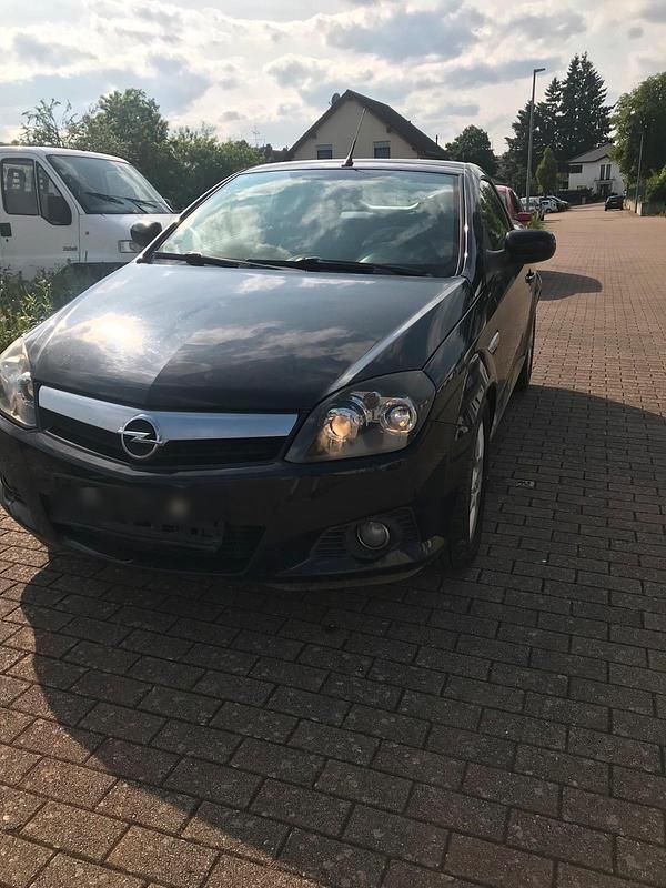 Schwarz Gebraucht 2005 Opel Tigra Cabrio | 1.850 € (Fairer Preis) - Bild 1/4