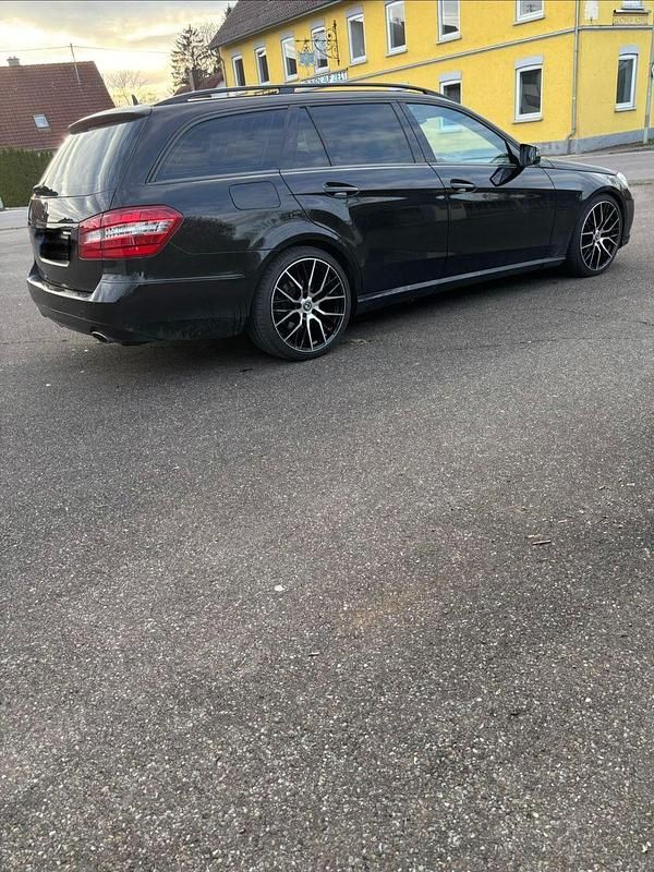 Gebraucht Mercedes E350 Elegance 231 PS (169 kW) 2009 Schwarz Kombi