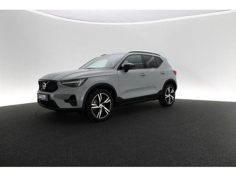 Gebraucht Volvo XC40 Plus 197 PS (144 kW) 2025 Grau SUV