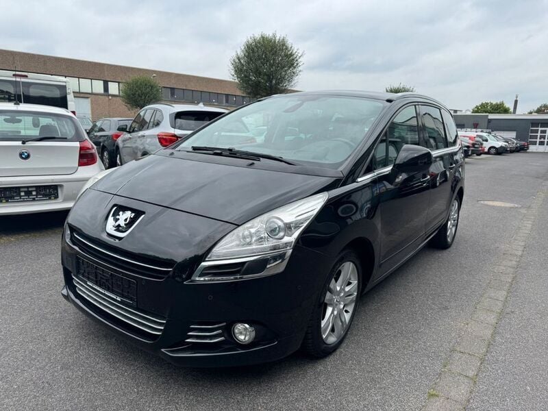 Schwarz Gebraucht 2012 Peugeot 5008 Allure Van / Kleinbus | 4.990 € (Guter Preis) - Bild 1/4