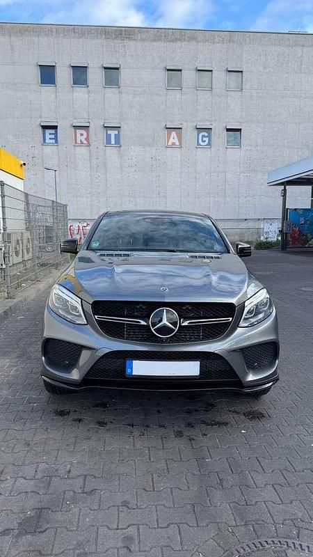 Grau Gebraucht 2017 Mercedes GLE350 SUV | 38.499 € - Bild 1/4