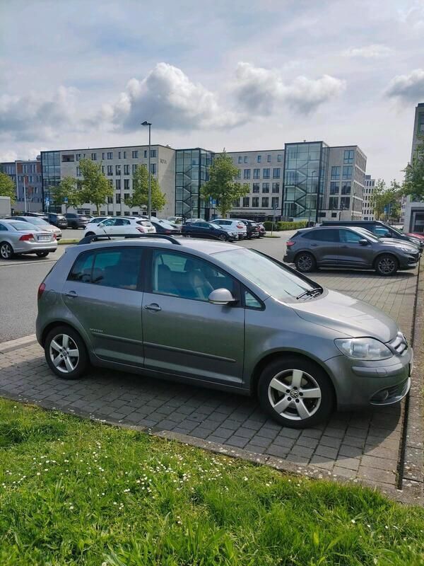 Grau Gebraucht 2008 VW Golf Plus United Van / Kleinbus | 3.400 € (Fairer Preis) - Bild 1/4