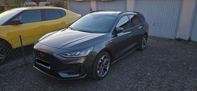 Grau Gebraucht 2023 Ford Focus ST-Line Kombi | 19.850 € (Superpreis) - Bild 1/4