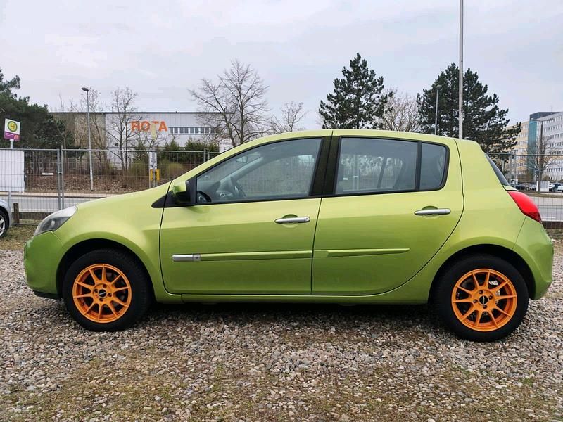 Gebraucht Renault Clio III 75 PS (55 kW) 2011 Limousine
