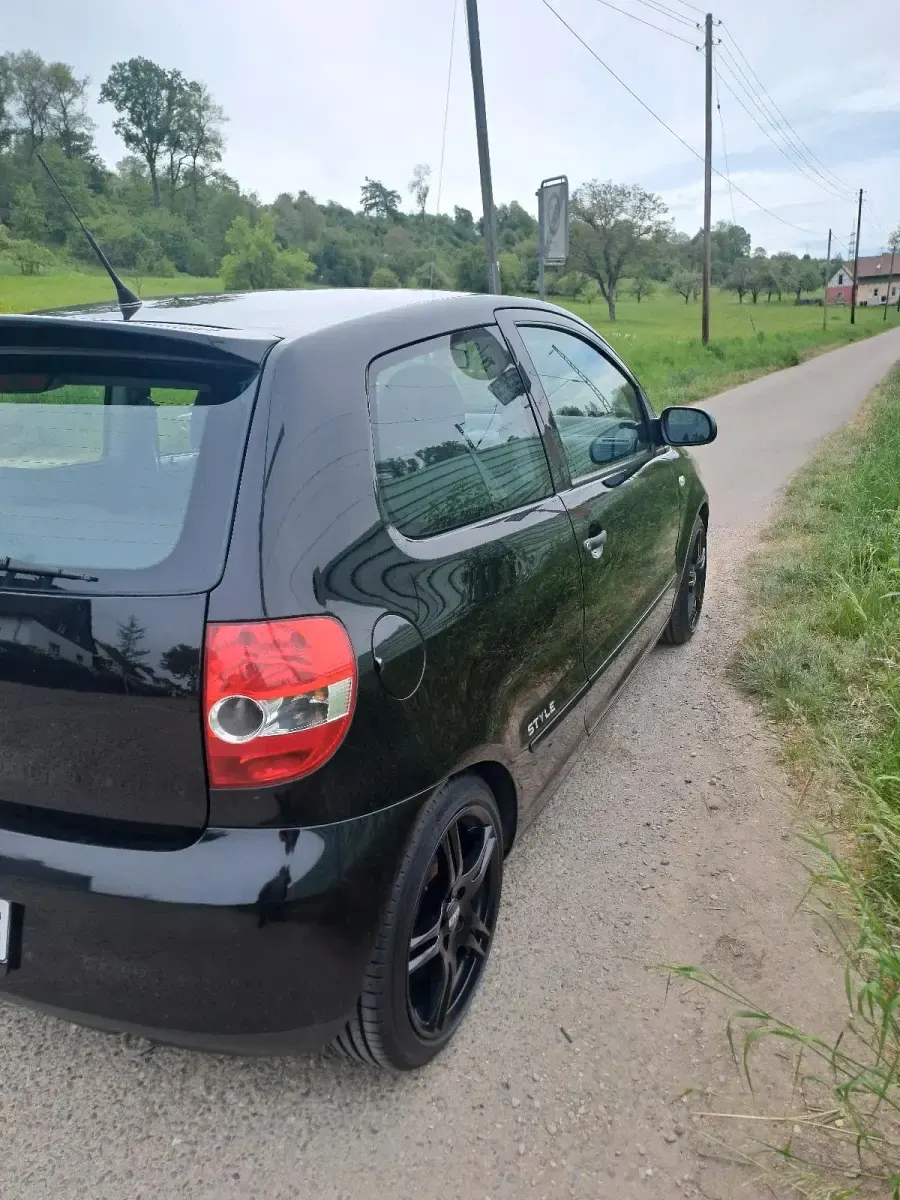 Usado VW Fox Style 54 CV (39 kW) 2010 Negro Utilitario