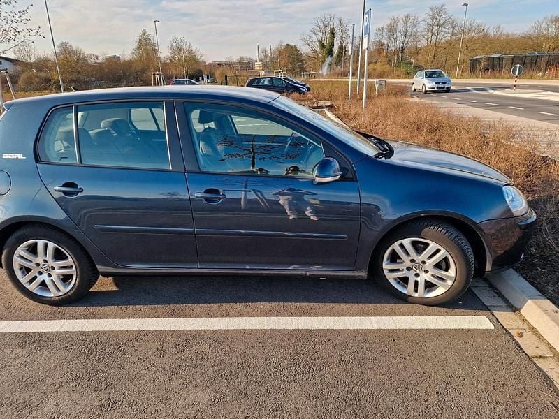Blau Gebraucht 2006 VW Golf V Edition Kleinwagen | 1.600 € (Superpreis) - Bild 1/4