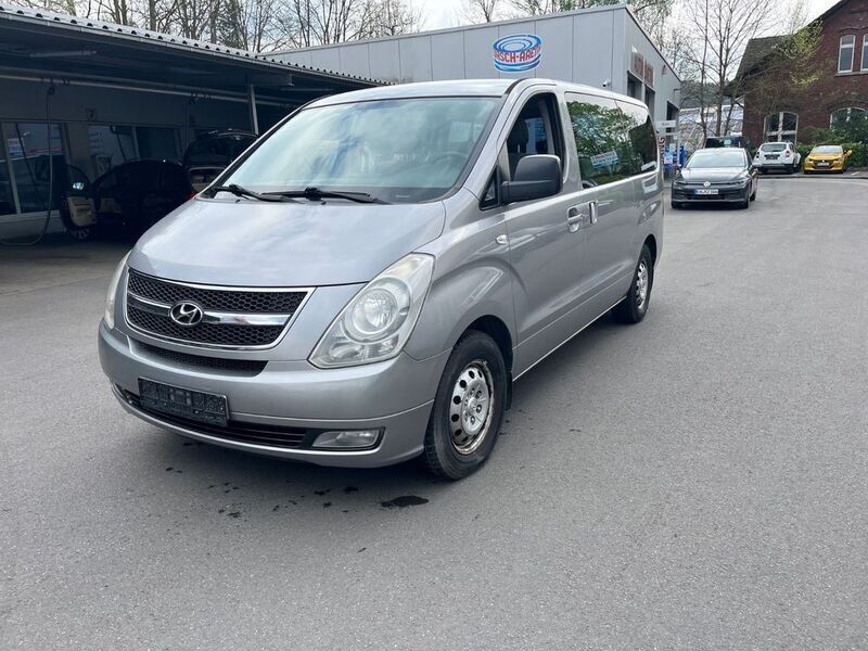 Silber Gebraucht 2011 Hyundai H-1 Van / Kleinbus | 7.999 € (Fairer Preis) - Bild 1/4