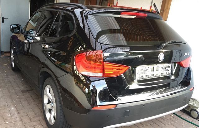 Gebraucht BMW X1 241 PS (177 kW) 2012 Schwarz metallic SUV