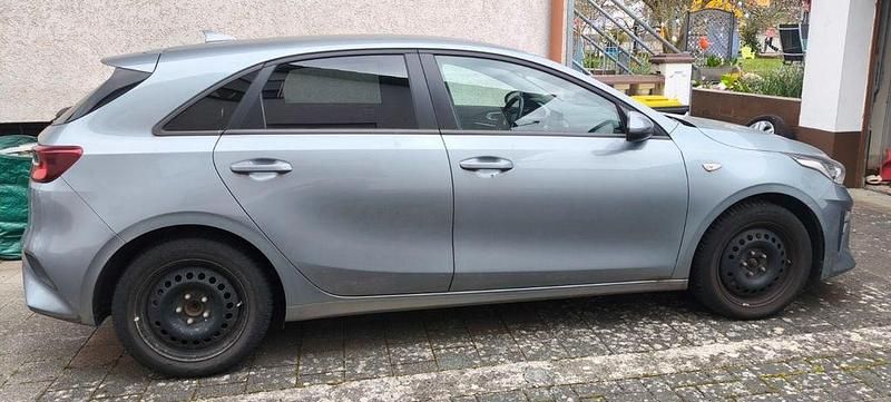 Gebraucht Kia Ceed Edition 7 99 PS (72 kW) 2019 Grau Kleinwagen
