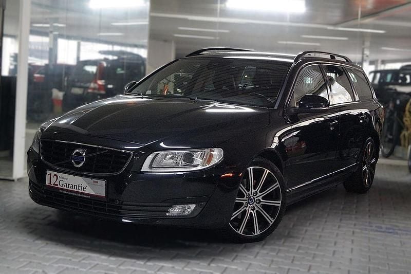 Gebraucht Volvo V70 Momentum 181 PS (133 kW) 2015 Schwarz Kombi