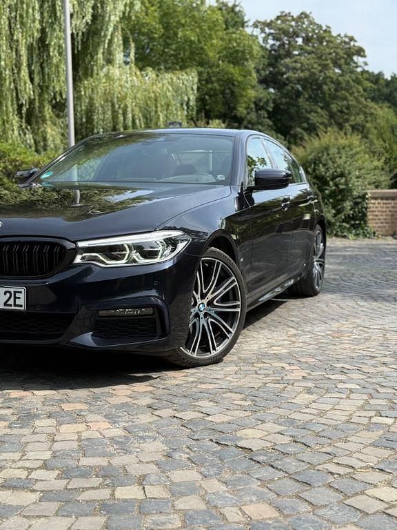 Schwarz Gebraucht 2019 BMW 530e iPerformance Limousine | 28.800 € (Teuer) - Bild 1/4
