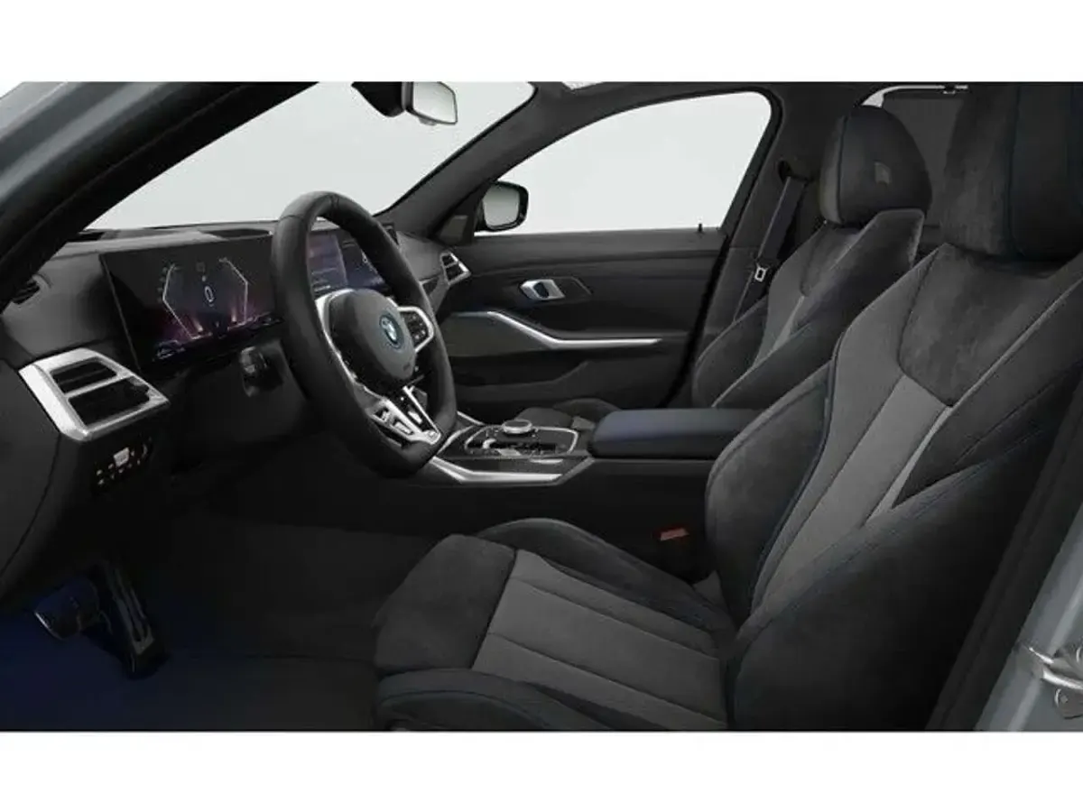 Gebraucht BMW 330 Performance 184 PS (135 kW) 2025 Skyscraper grau metallic Kombi