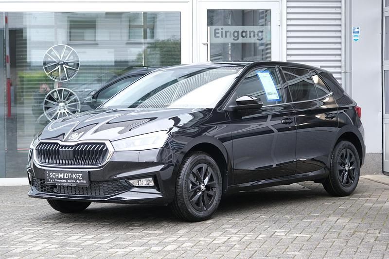 Neu Skoda Fabia Selection 150 PS (110 kW) 2025 Black magic perleffekt Limousine