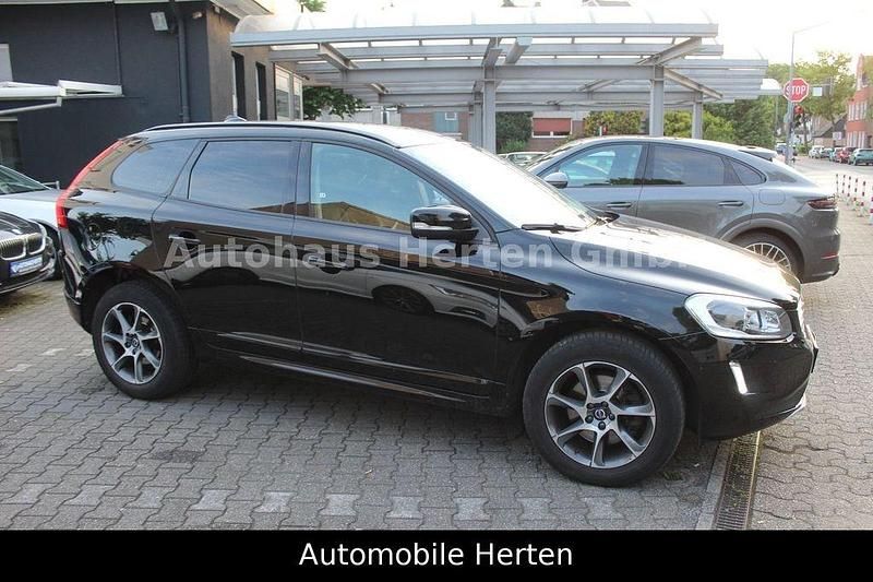 Gebraucht Volvo XC60 Kinetic 181 PS (133 kW) 2015 Schwarz SUV